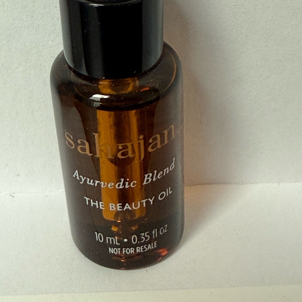 Sahajan Ayurvedic Blend The Beauty Oil - 10 mL new